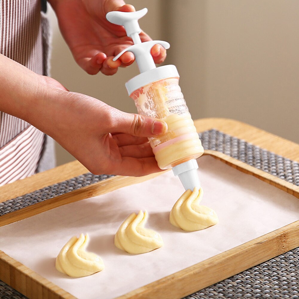 8pcs/set Pipe Nozzles with Syringe Plastic Cream Baking Nozzle Dispenser Lcing Pastry Cream Pastry Tube DIY Cake Decoration Tool - Provence Home Living Store